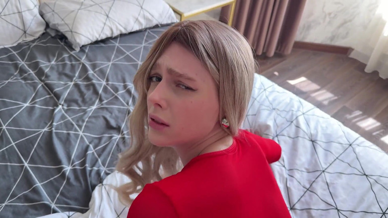 Arisha Mills: My Stepsister Sucks My Dick While I Relax and Plays...