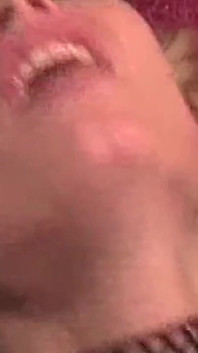 흑인 대물 자지에게 따먹히는 금발녀