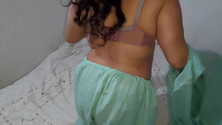 RedQueenRQ: Big Ass Indian Desi Girl Fucking