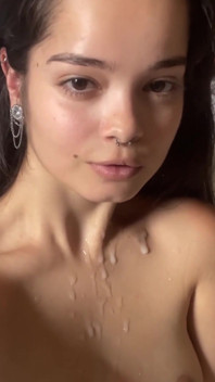 Saya Melayannya