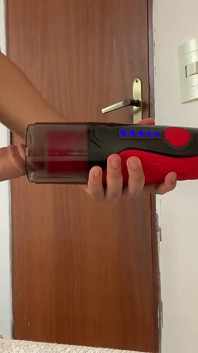 Eu comprava um masturbador automático japonês e descobri que meu pau não se encaixava dentro