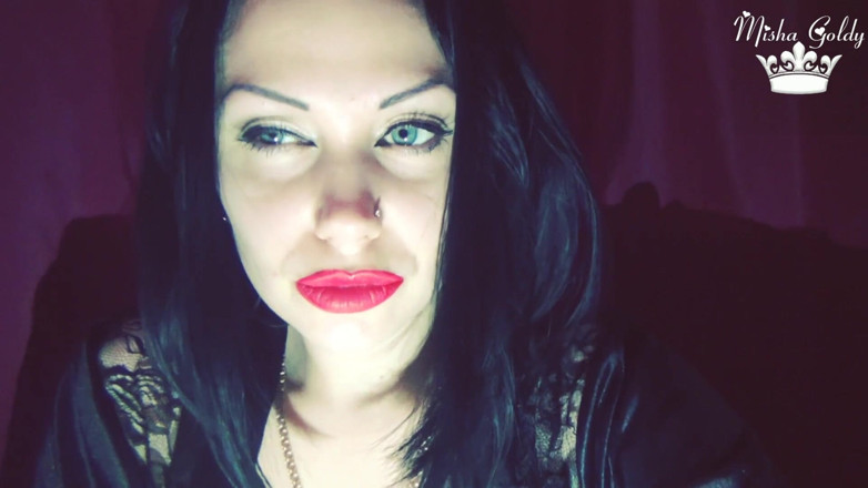 Goddess Misha Goldy: Rose lipstick is your weak spot