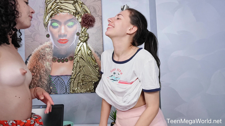 Teen Mega World: 女同性恋者分享冰淇淋和假阳具