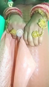 Indische Homo Travestiet Bodem Travestiet Travestiet in Zijdeachtige Saree Met Zware Jwellery Echte Eigengemaakte Seks