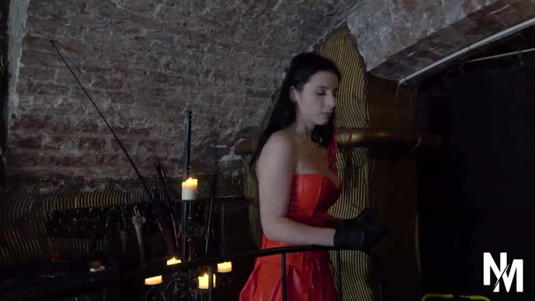 Nikky Thorne: Mamă sexy uimitoare Nelly Kent folosind distrugătorul de penis pe...