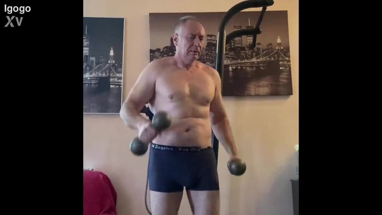 Alex Art: Je me pompe les mains