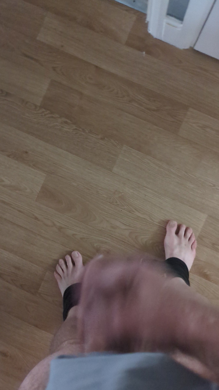 Polishx: Seul à la maison pendant un moment