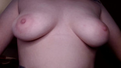 Abby Anna: Natuurlijke tieten schuddend stuiterend laat close-up tepels vallen