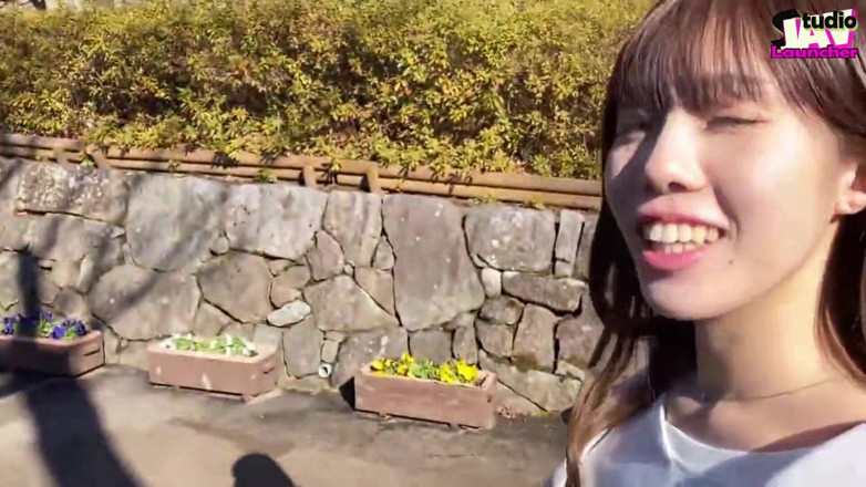 Studio JAV Launcher: Polibek kdekoli – měkká líbající kráska promění celý den v hraní...