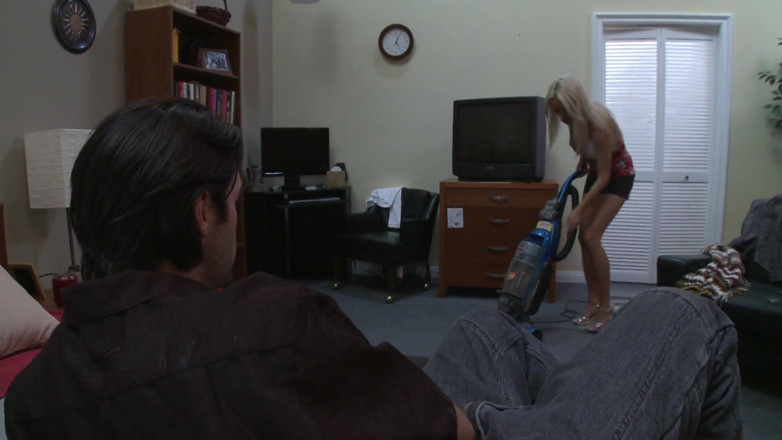 Porncentro: Si blonde panas yang merokok dikongkek keras gaya doggy oleh...