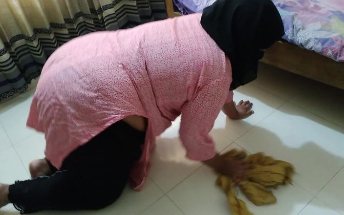 Aria Mia: Wanita punjabi berhijab dengan pantat besar