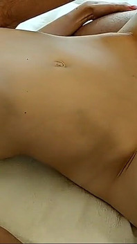 Perfect amateurlichaam eigengemaakte seks met geile vrouw