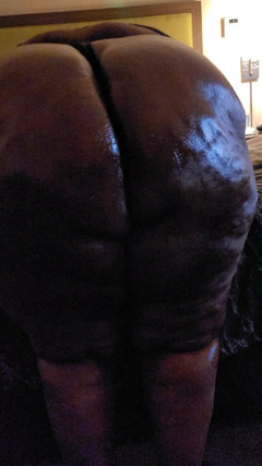 Darhchub69: Shaking My Ass