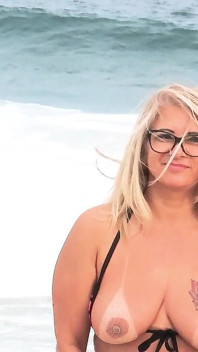 S Micro Bikini v Rio Beach