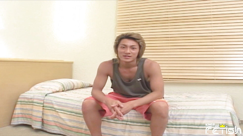 Gay Diaries: Sujo asiático cara lambe sua carga depois de se masturbar...