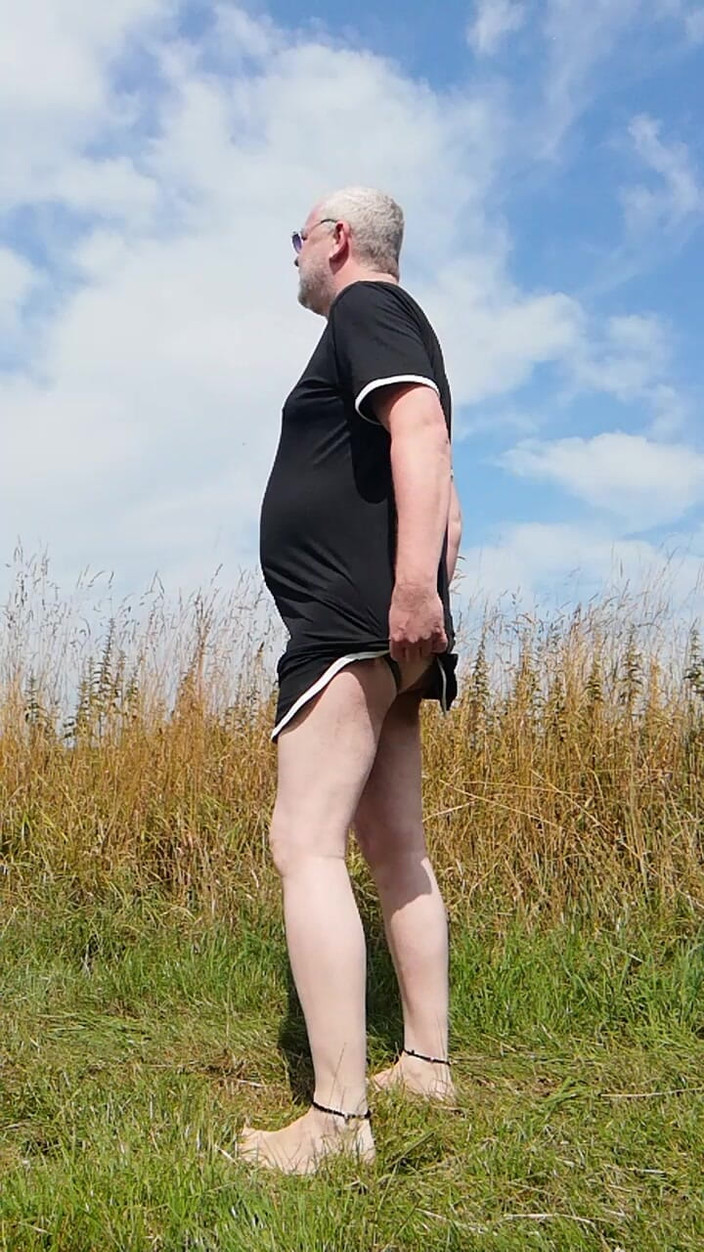 Carmen_Nylonjunge: Striptease Check on Lonely Dirt Road