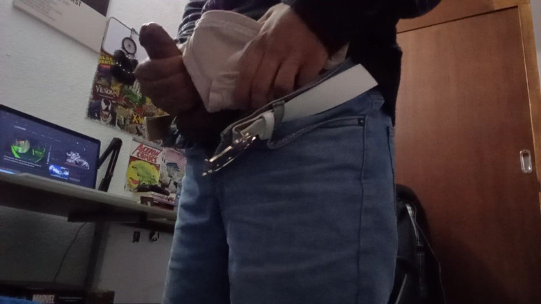 cry_santos: Masturbandome Con La Ropa Interior De Mi Vecina