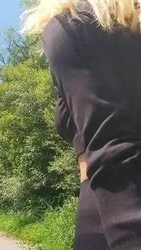 Küçük domaltmalı, yürüyüşe çıkalım! Ayaklarıma boşalabilirsin! Bakış açısı evcil hayvan travesti mean girl tarafından 31 talimatı