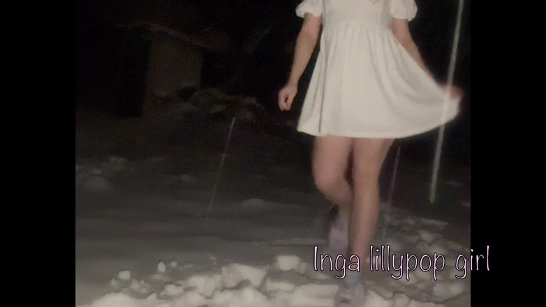 Inga lillypop girl: Süße Nymphomanin in Der Öffentlichkeit Ohne Unterwäsche