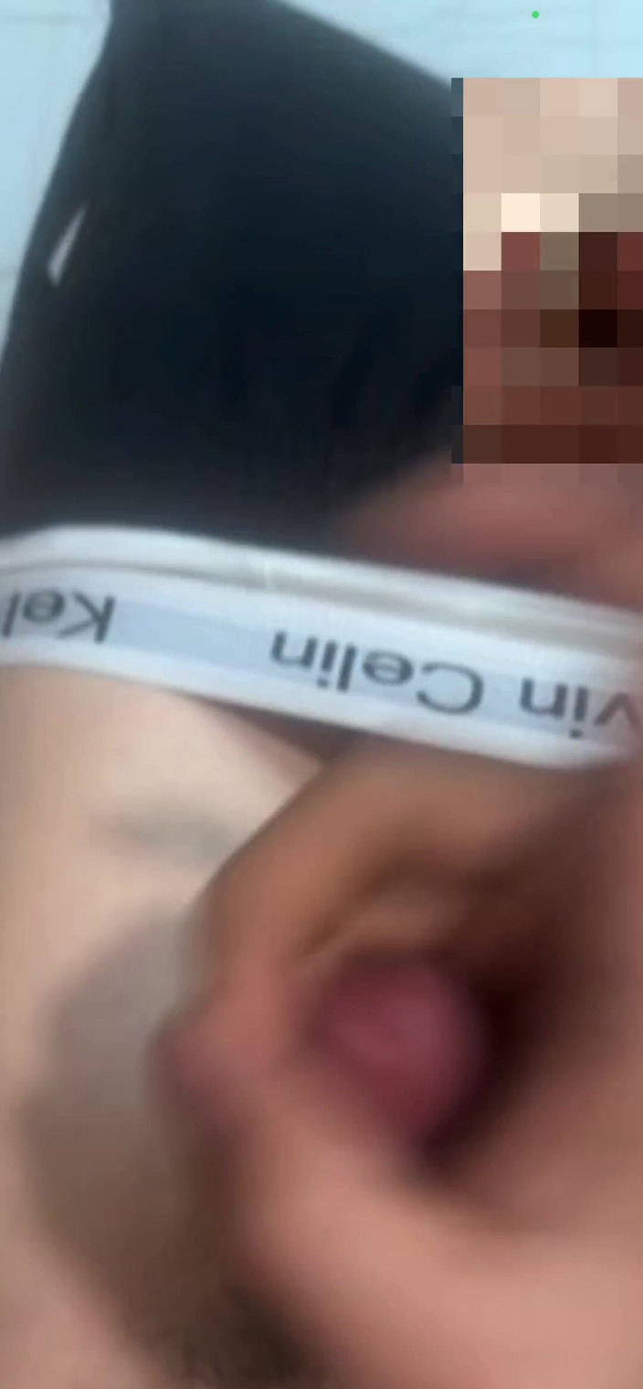 Quan Vietnam 18: 18 Year Old Straight Boy Gets Message From Stanger Then...