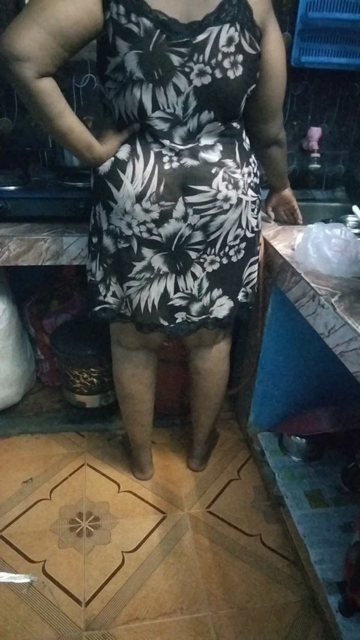 Priya aunty: Panas di Dapur
