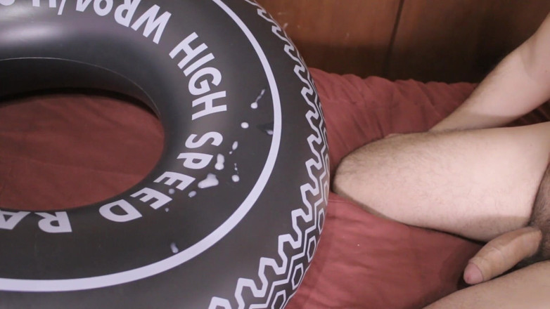 Inflatable Lovers: Neumáticodespués de inflable sobre la lechada