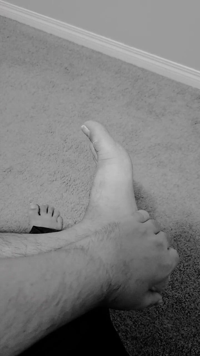 Erotic Man: पुरुष कराह रहा है और गंदा पैर पथपाकर