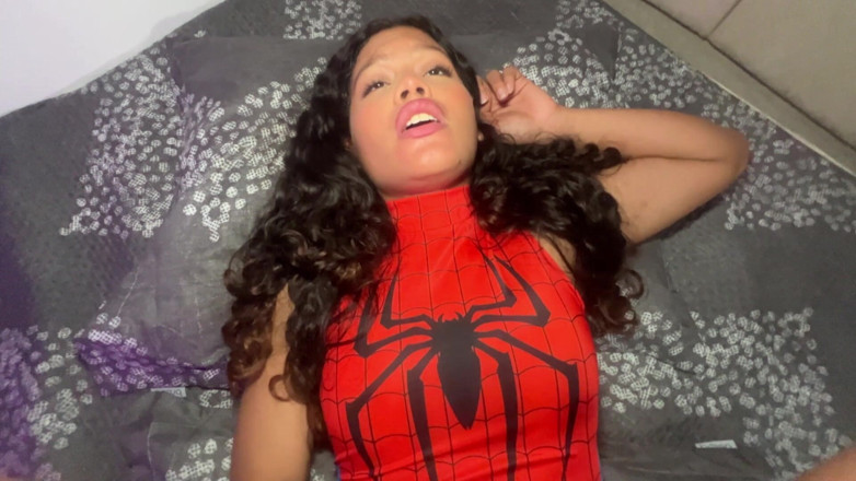 kafesexxx: Spider Girl je ošukána ptákem Milese Moralese