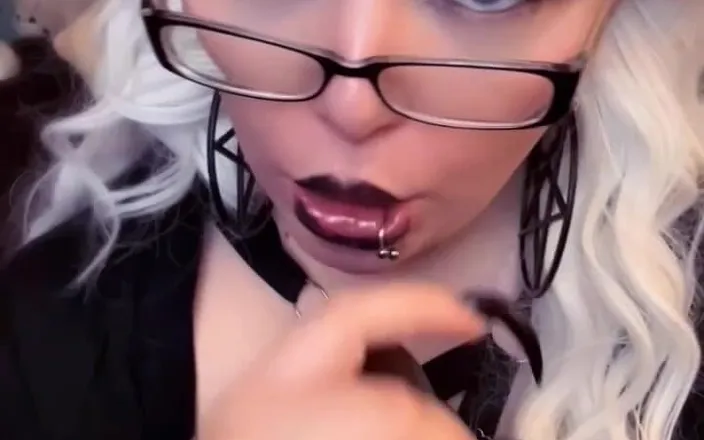 LexxiBakk: Goth Stepmommy BBC JOI