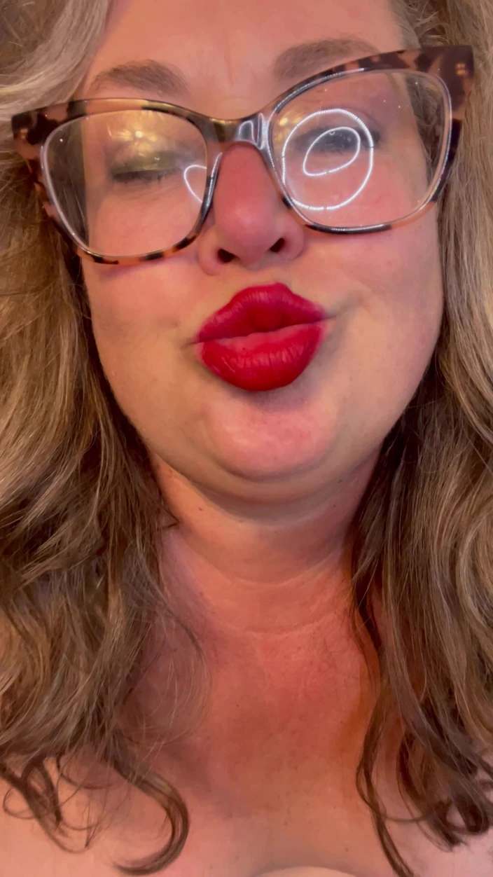 Lily Bay: Mature Fat Ass BBW Slut Needs Your Cum