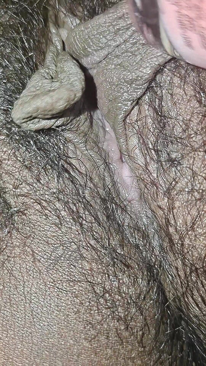 Indian aunty sex: The Village Woman Is Showing Her Large Pussy