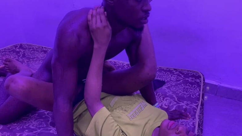 Horny Africans: Раздвинул ноги моей лучшей подруги и заполнил ее киску моим огромным членом