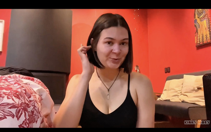 Kinky mary: Çifte dildo tüküren fahişe açgözlü bir sürtük gibi her ikisini...