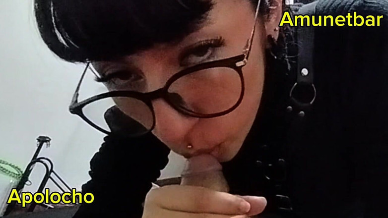 ApoloCho: Teman haus kontol lagi asik nyepong kontol