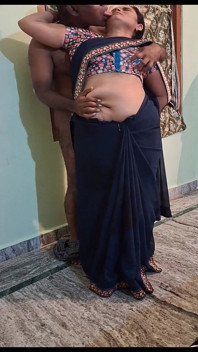 Wife in Saree Sex with Neighbour
