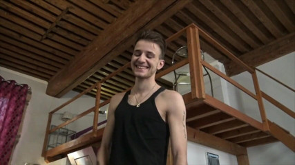 Jess Royan XXX: 22 yaşındaki seksi twink tarafından sikiliyor