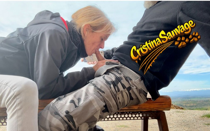 Cristina Sauvage: Pompino accidentale all'aperto - Vengo veloce in bocca, quasi ci vedono,...