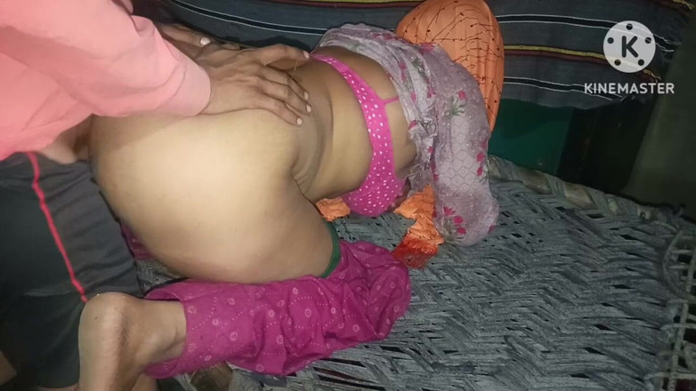 Savita5343: Hintli ateşli genç kız sıkı amcıklı açık havada sert seks...