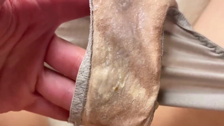 Quinn Pie: Queste mutandine sono piene di crema per la figa! Guarda...