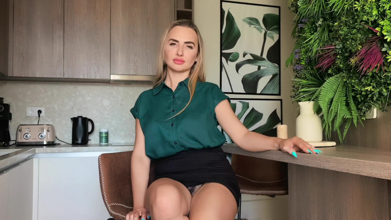 Goddess Lena: Heels Teasing