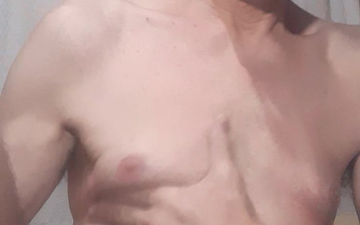Big uncut hard cock: Sug mig kyssa mig slicka mina hårda bröst med bröstvårtan,...