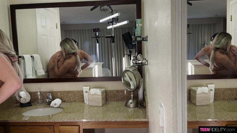 Pornfidelity: Teenfidelity - Gracie के गेट्स चौड़े खुले हैं!