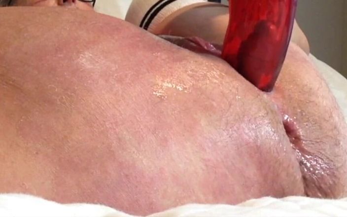 Squirting Senior: Крупним планом, шоу з великим ділдо з анальним трахом, кремпай для мамки та чоловіка