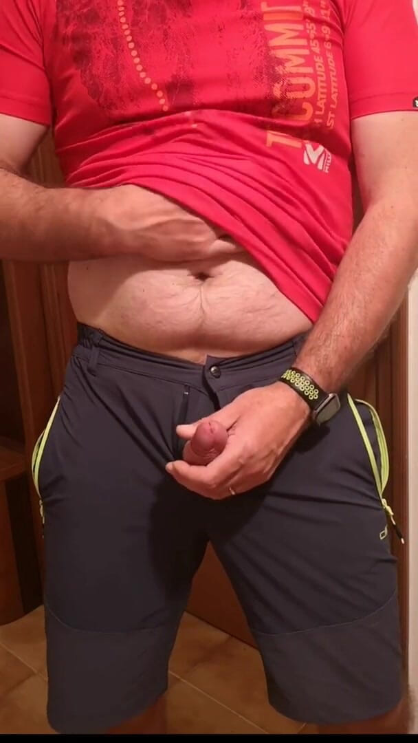 Cicci77: Cicci77 se ho chystá dostat z domu, ale jeho penis...