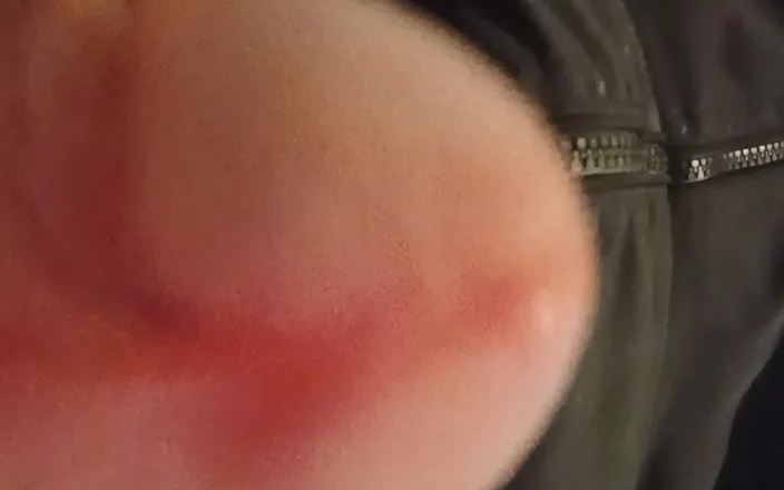 Lulu62: Quiet Handjob