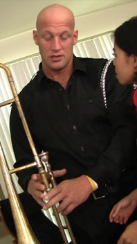 Ze speelt een gemene rusty trombone vol 1