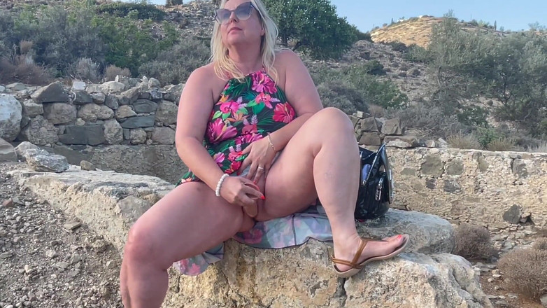 Lena Cox: Outdoor Masturbation and Squirts - Nympho Wife Real Orgasms