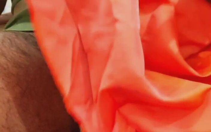 Satin And Silky: Satin Silk Handjob Porr - Satin silkeslen orange kostym gnugga på...