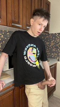 Young Twink's Gushing Cum Delight