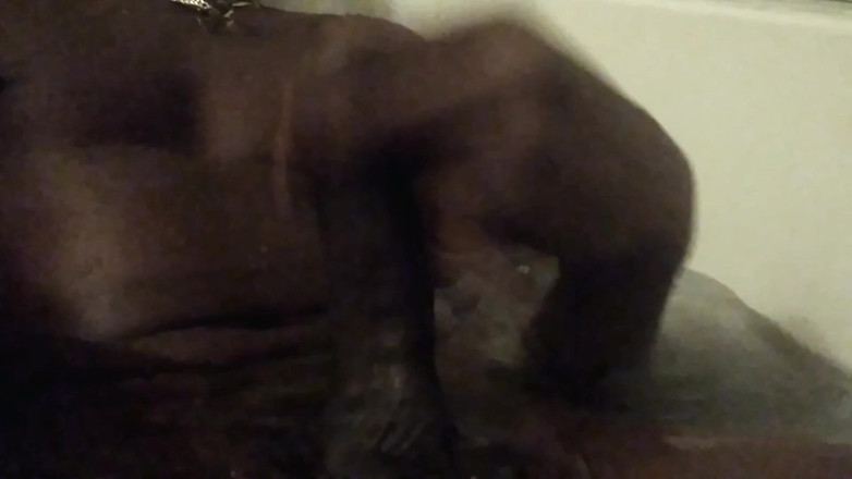 Big Black Cocks Cumming: Nata4sex tvrdě stříká ve vaně sólo
